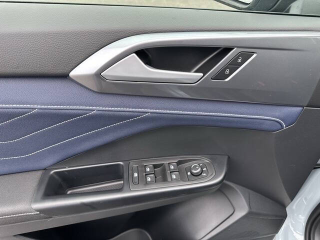 2026 Volkswagen Taos SEL 4Motion