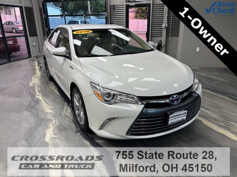 2016 Toyota Camry XLE Hybrid's photo