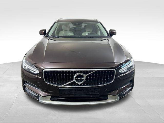 2017 Volvo V90 Cross Country T6