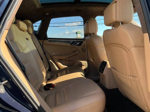 2016 Porsche Macan Turbo