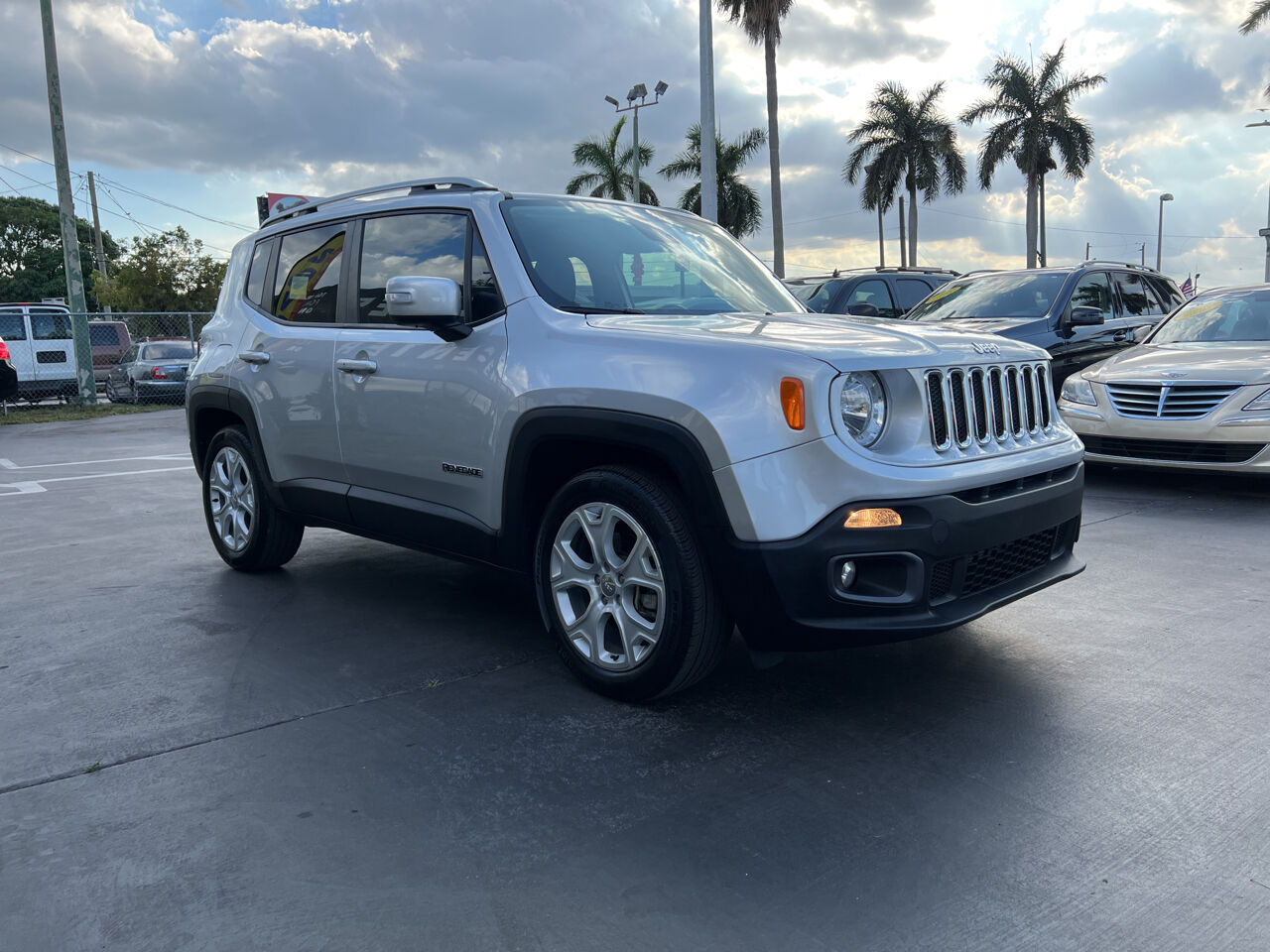 2017 Jeep Renegade  - $17,900