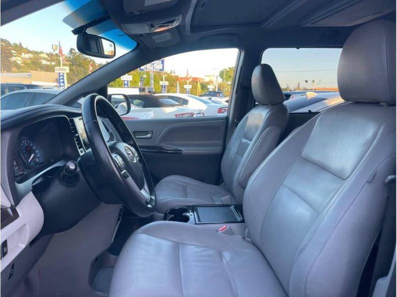 2015 Toyota Sienna