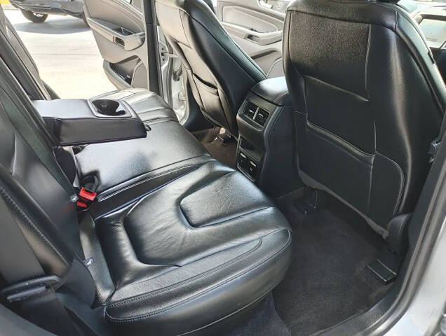 2020 Ford Edge Titanium