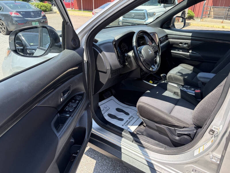 2018 Mitsubishi Outlander LE