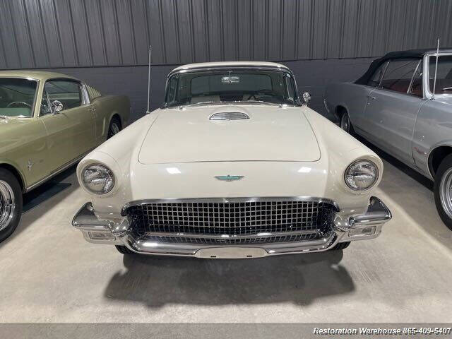 1957 Ford Thunderbird