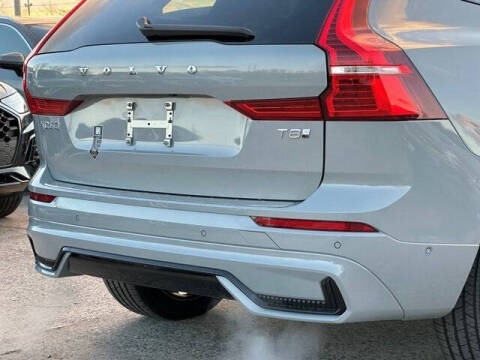 2025 Volvo XC60 T8 Plus Dark Theme