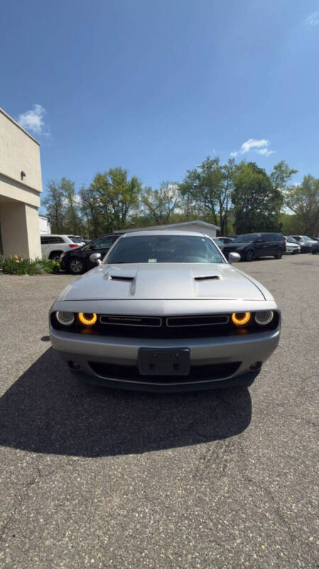 2015 Dodge Challenger SXT Plus