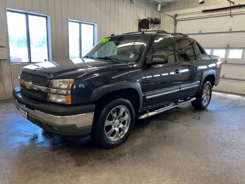 2005 Chevrolet Avalanche for sale at Sand's Auto Sales in Cambridge MN