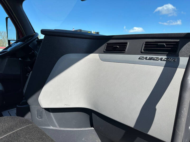 2019 Freightliner Cascadia