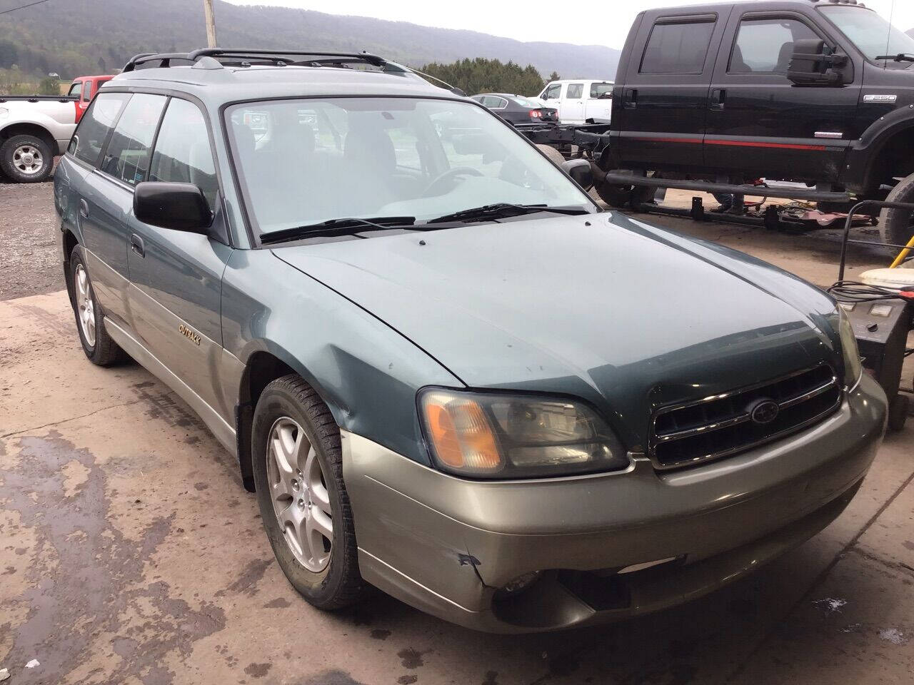 Green 2001 Subaru Outback Base AWD 4dr Wagon 1
