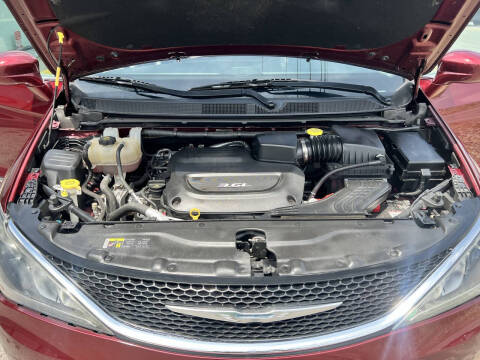 2017 Chrysler Pacifica Touring-L