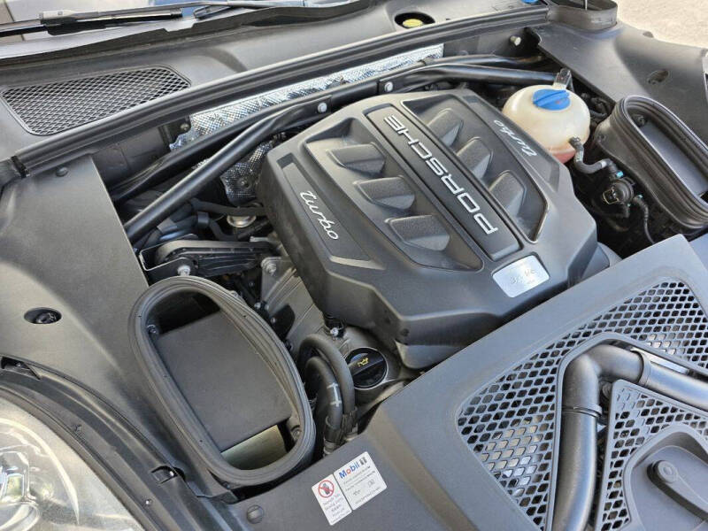 2016 Porsche Macan Turbo