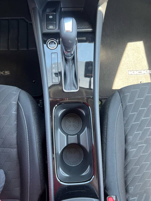 2024 Nissan Kicks SV