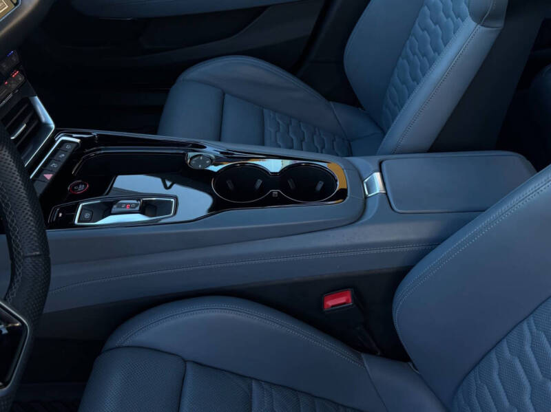 2024 Audi e-tron GT quattro Prestige