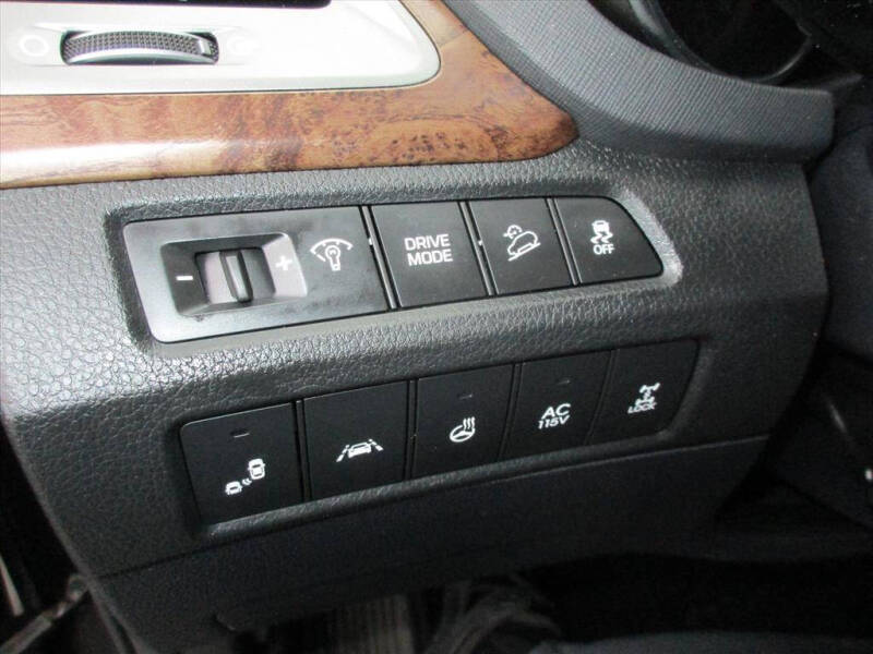 2017 Hyundai Santa Fe Limited Ultimate