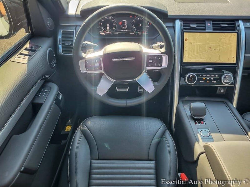 2024 Land Rover Discovery P300 Dynamic SE