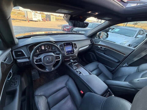 2019 Volvo XC90 T6 Momentum