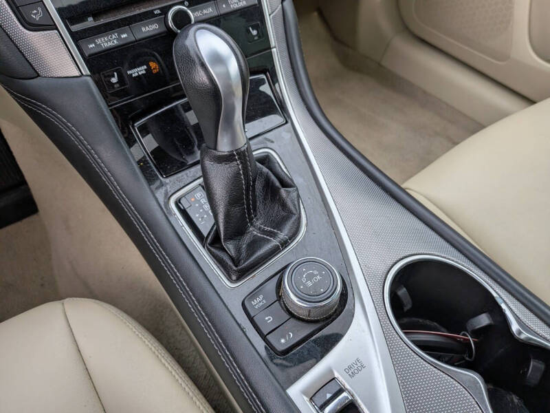 2015 Infiniti Q50 Premium