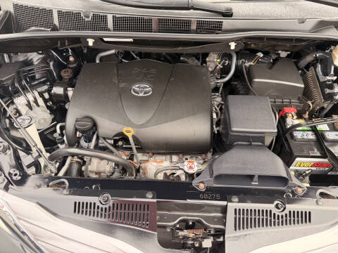 2017 Toyota Sienna XLE Premium 8-Passenger