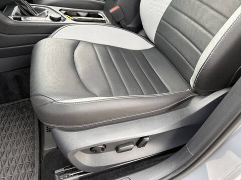 2024 Volkswagen Taos SEL 4Motion
