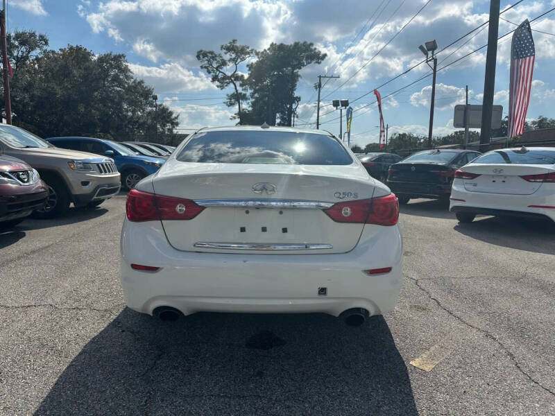 2015 Infiniti Q50 Premium