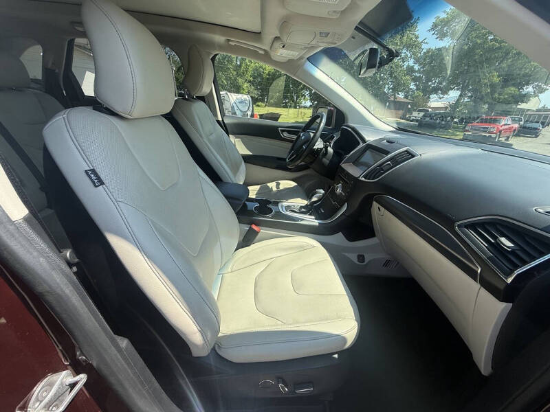 2017 Ford Edge Titanium