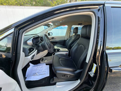 2024 Chrysler Pacifica Touring L