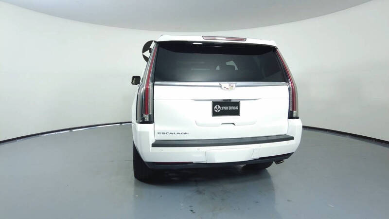 2018 Cadillac Escalade Luxury