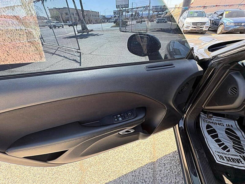 2015 Dodge Challenger SXT