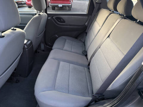 2005 Ford Escape XLT