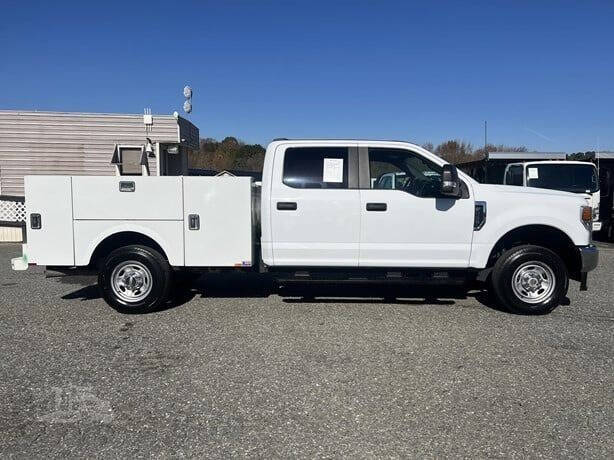 2022 Ford F-250 Super Duty XL's photo