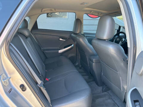 2010 Toyota Prius III