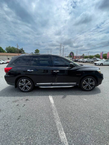 2017 Nissan Pathfinder Platinum