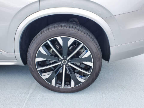 2025 Volvo XC90 B6 Core Bright Theme