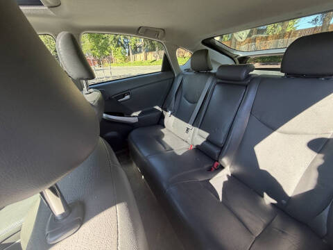 2010 Toyota Prius III