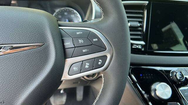 2026 Chrysler Voyager LX