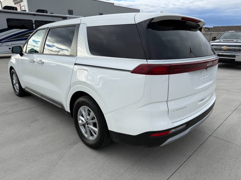 2024 Kia Carnival LX