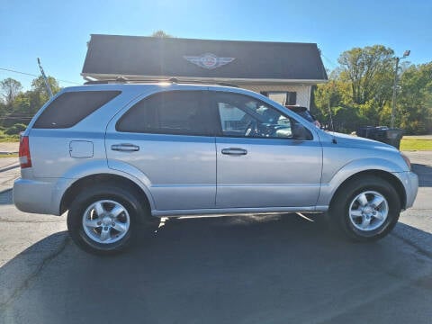 2006 Kia Sorento for sale at G AND J MOTORS in Elkin NC