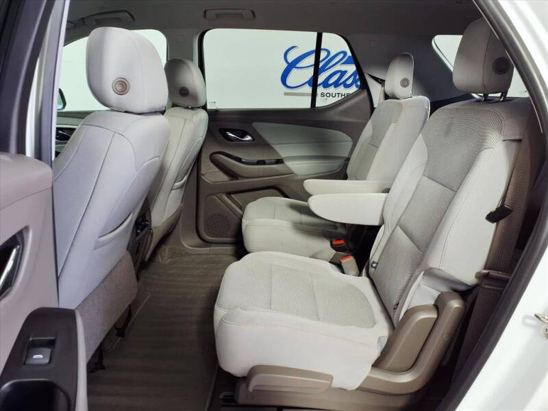 2018 Chevrolet Traverse LT Cloth