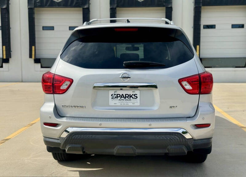 2018 Nissan Pathfinder SV