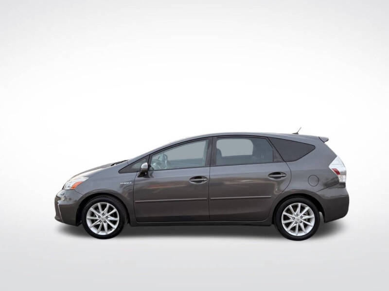 2012 Toyota Prius v Five