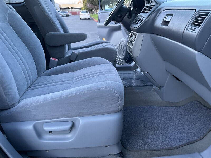 2002 Toyota Sienna LE