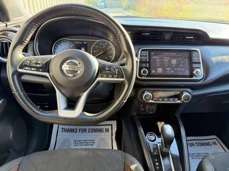 2020 Nissan Kicks SR