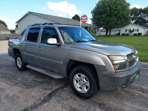 2002 Chevrolet Avalanche for sale at CALDERONE CAR & TRUCK in Whiteland IN