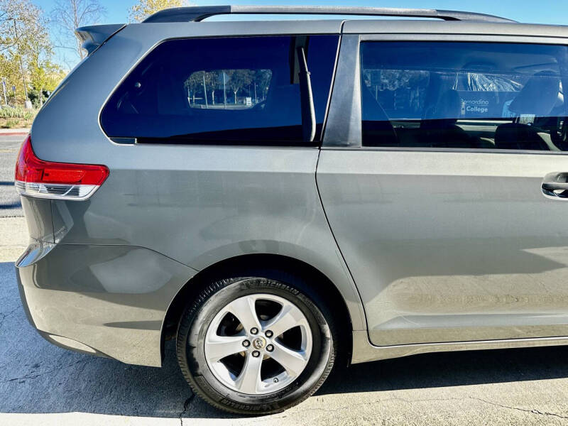 2012 Toyota Sienna