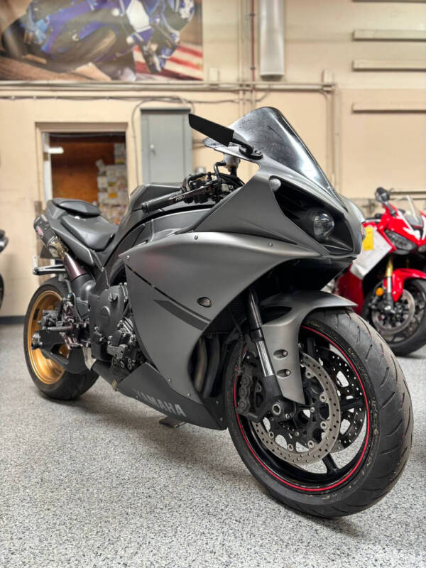 2014 Yamaha YZF-R1