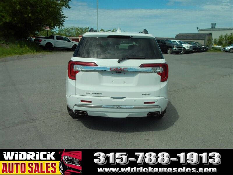 2023 GMC Acadia Denali