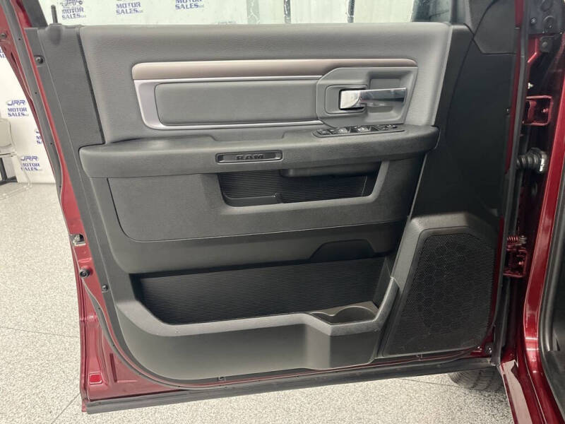 2024 RAM 1500 Classic SLT