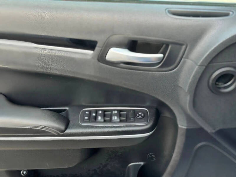 2023 Chrysler 300 S V6