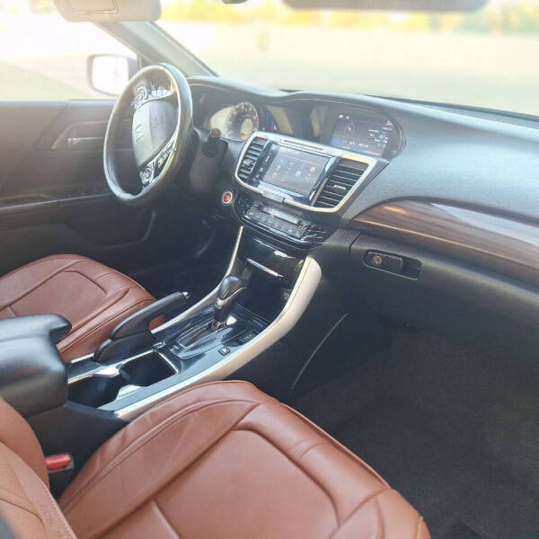 2017 Honda Accord Hybrid Touring